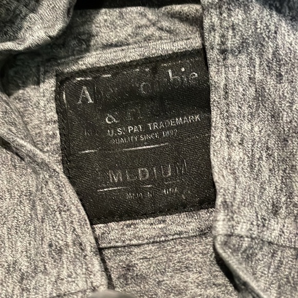 Abercrombie & Fitch Men’s Long Sleeve Shirt Henley style zip up - Picture 2 of 5